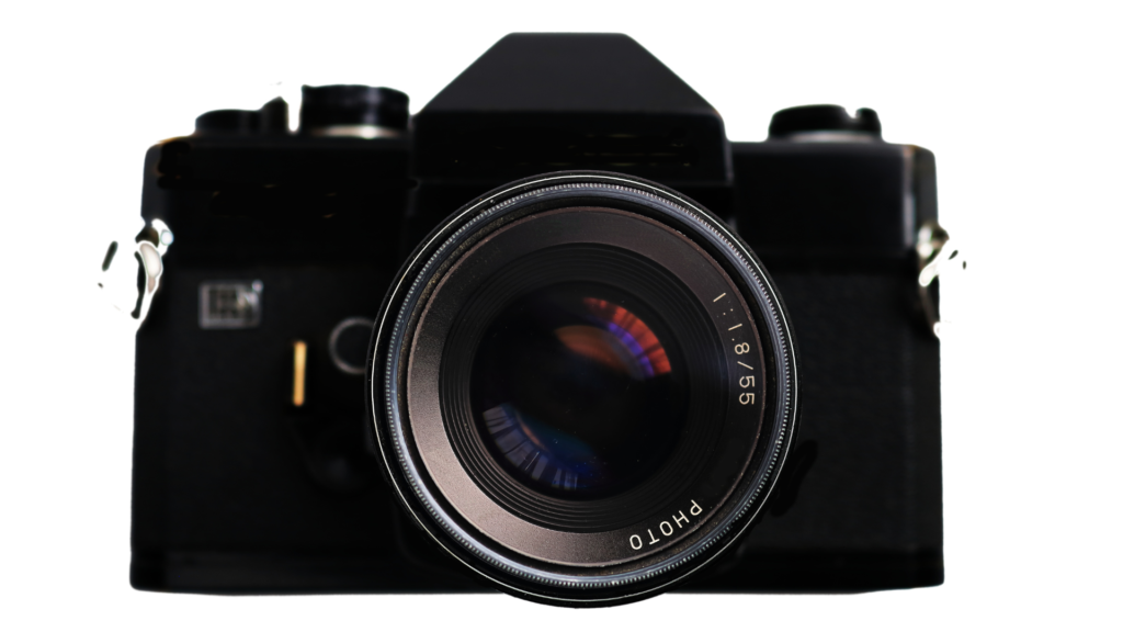 デジタル一眼レフカメラ (DSLR) またはミラーレスカメラ